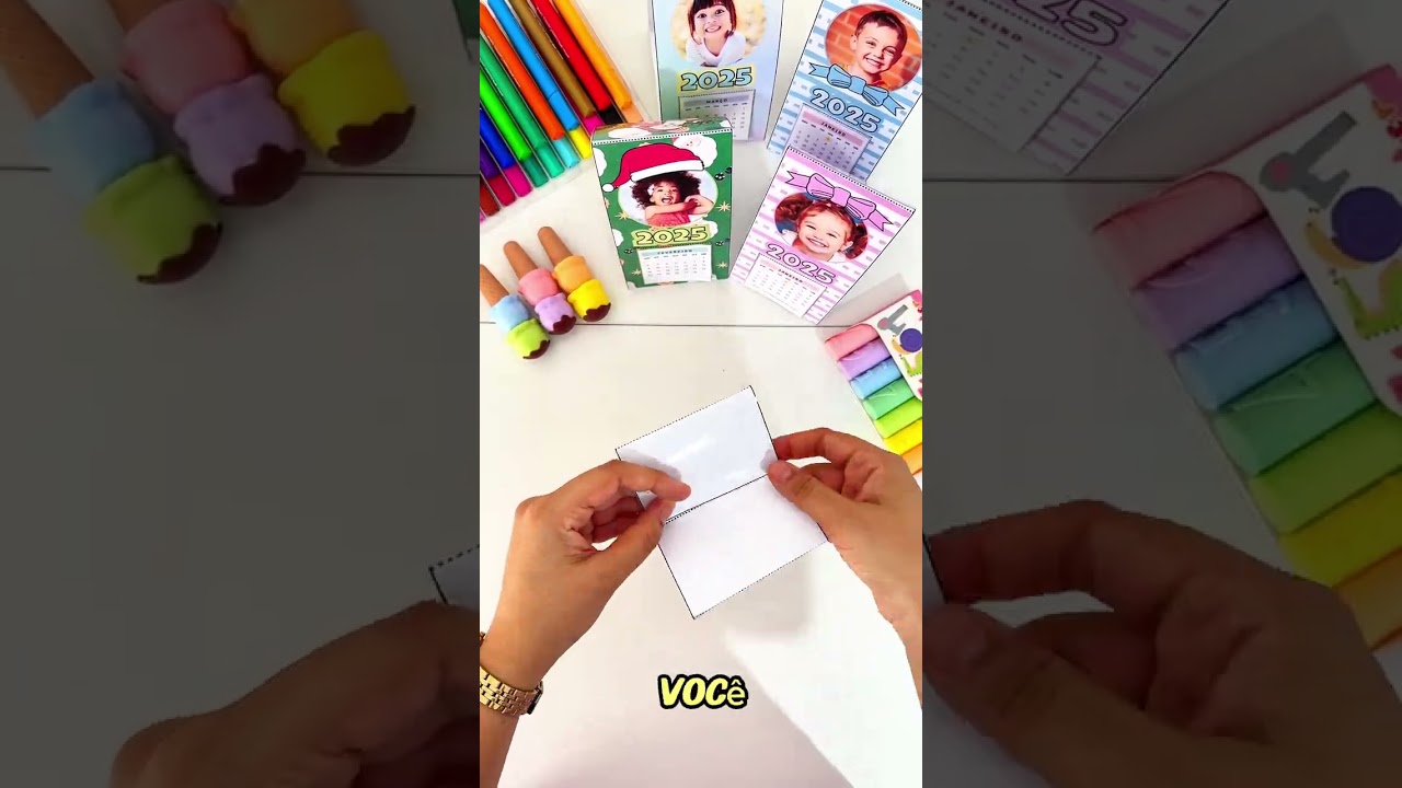 Video do produto Calendário de Mesa Personalizável – Edição Festiva