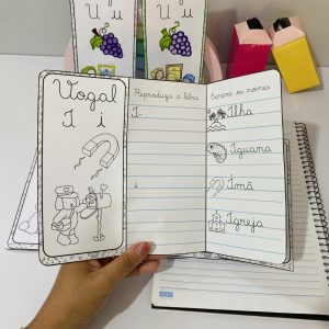 Livreto das Vogais Cursivas (Estilo Bobbie Goods) - Leitura e Escrita