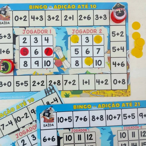 Jogo de bingo com tema pirata e adição até 10 e 21 para crianças.