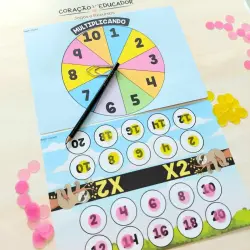 Jogo de roleta da multiplicação para ensino de matemática.