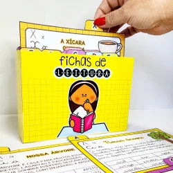 Fichas de leitura coloridas para crianças na pedagogia de ideias.