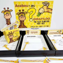 Material educativo com girafas para atividades infantis na pedagogia de ideias.