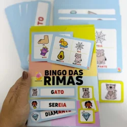 Jogo educativo Bingo das Rimas com imagens e palavras para crianças.