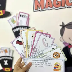 Cartas de jogos educativos com temas de problemas mágicos para crianças.