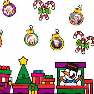 Painel de Natal editável no Canva! Personalize com fotos dos alunos nas bolinhas de Natal. Ideal para escolas e decoração temática. 🎄✨