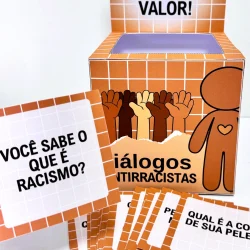 Caixa com materiais educativos sobre racismo e valores para crianças.