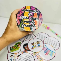 Imagem de uma roda de atividades coloridas para crianças.