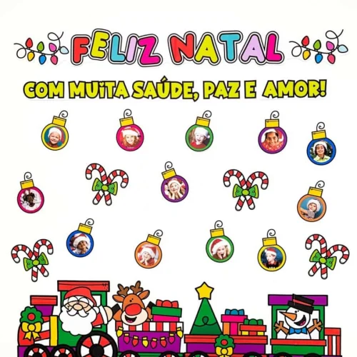 Decoração de Natal com personagens infantis, Papai Noel e presentes coloridos.
