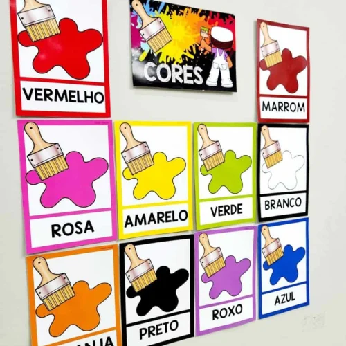 Cartazes coloridos com nomes das cores para educação infantil.