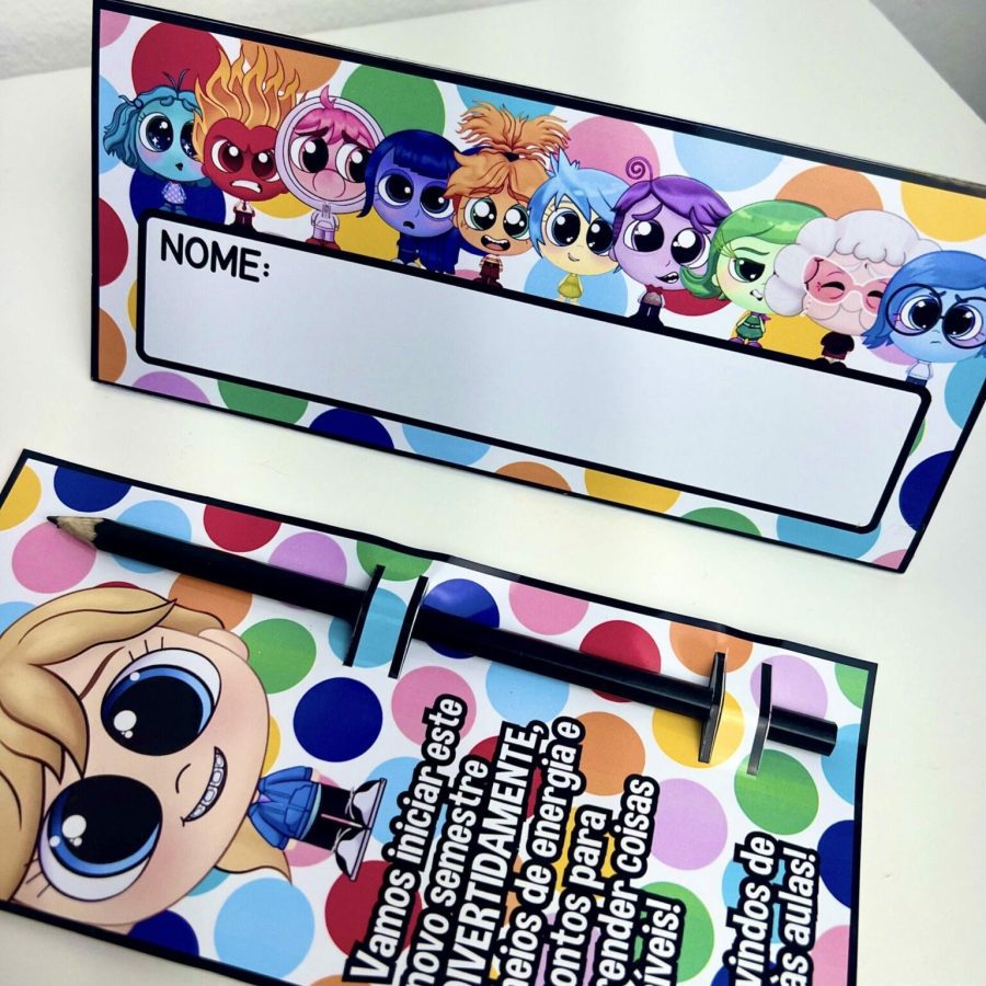 Crachá de Mesa e Porta-Lápis - Volta às Aulas Divertidamente - Volta às Aulas - Pedagogia de Ideias Crachá de Mesa e Porta-Lápis - Volta às Aulas Divertidamente - Volta às Aulas