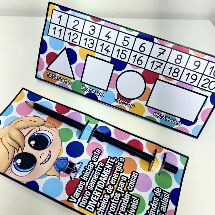 Crachá de Mesa e Porta-Lápis - Volta às Aulas Divertidamente - Volta às Aulas - Pedagogia de Ideias Crachá de Mesa e Porta-Lápis - Volta às Aulas Divertidamente - Volta às Aulas