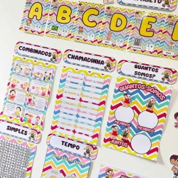 Material de alfabetização com letras, números e atividades educativas para crianças.