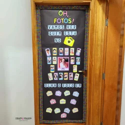 Painel de fotos com crianças e frases motivacionais na escola.