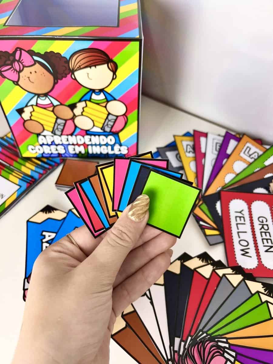Aprendendo Cores em Inglês - Inglês