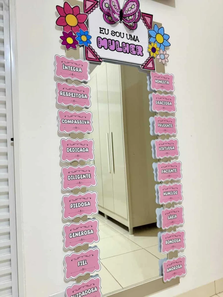 Decoração de Espelho com Afirmações Femininas — foto 7