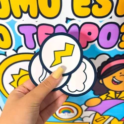 Jogo de cartas sobre o tempo com ilustrações coloridas.