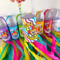 Pipa de mão colorida com tema de carnaval e fitas de papel vibrantes.