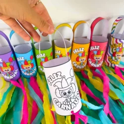 Pipa de mão artesanal para decoração de Carnaval com cores vibrantes.