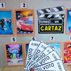 Cartaz do projeto Cine Diversão com filmes e ingressos de cinema.