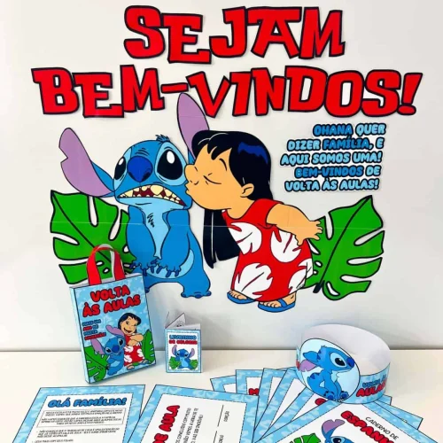 Material escolar com Stitch e personagens de Lilo & Stitch.
