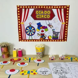 Decoração de festa infantil com tema de circo e atividades divertidas.