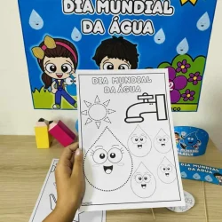 Crianças participando de atividades educativas sobre água e conservação.