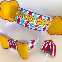 Lembrancinha temática de circo com chapéu e cartaz colorido.
