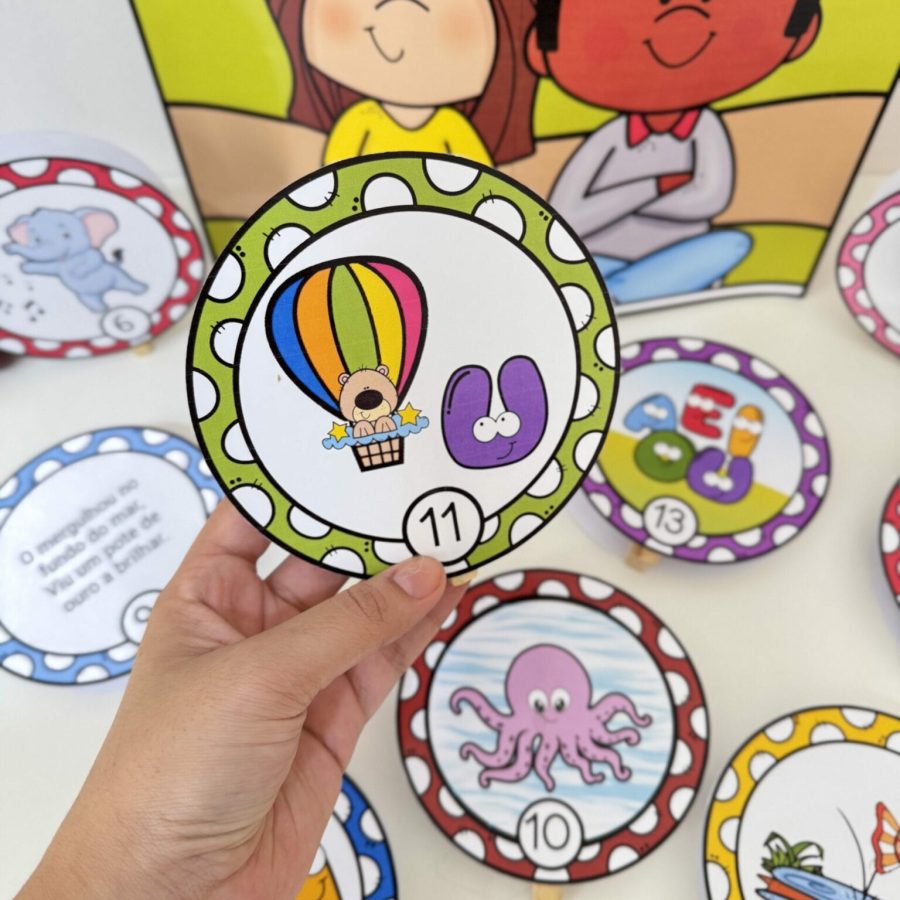 Luva Gigante - A Aventura das Vogais - Alfabetização - Pedagogia de Ideias Luva Gigante - A Aventura das Vogais - Alfabetização