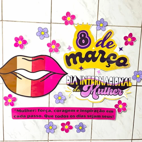 Homenagem ao Dia Internacional da Mulher com cores vibrantes e mensagens inspiradoras.