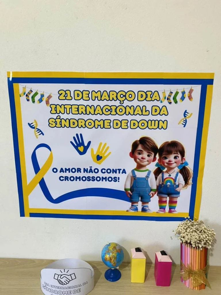 Painel Síndrome de Down com Coroa e Cartão — foto 2