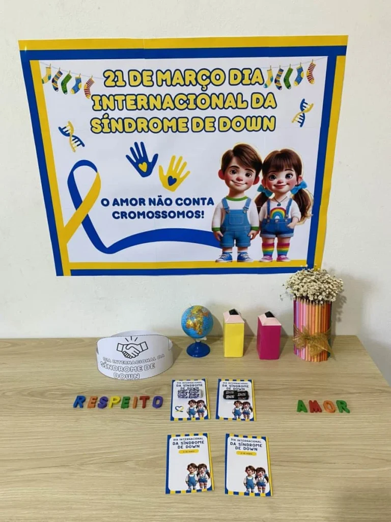 Painel Síndrome de Down com Coroa e Cartão — foto 3