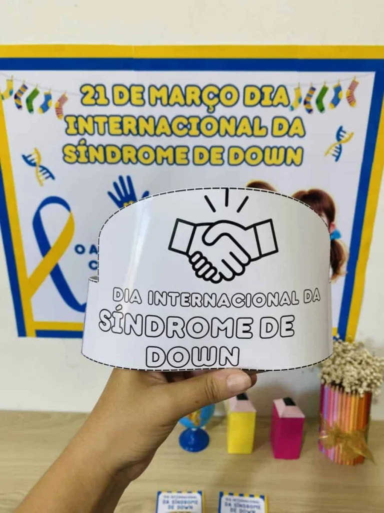 Painel Síndrome de Down com Coroa e Cartão — foto 5