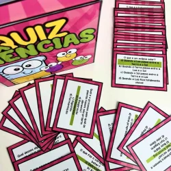 Cartelas de perguntas de quiz de ciências com tema de eclipse solar.
