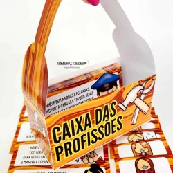 Caixa de papel com etiquetas de profissões para atividades educativas.