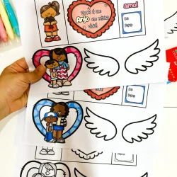Cartão 3D com asas e mensagens de amor para o Dia das Mães.
