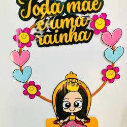 Decoração de bambolê com frase e boneca de princesa para mães.
