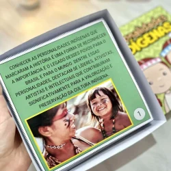 Caixa com imagens de indígenas e texto sobre cultura indígena.