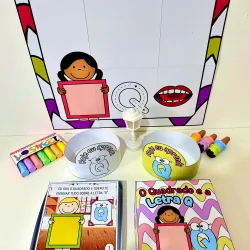 Material pedagógico com letras e figuras para ensino infantil.