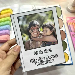 Livro com foto de indígena e criança para o Dia dos Povos Indígenas.