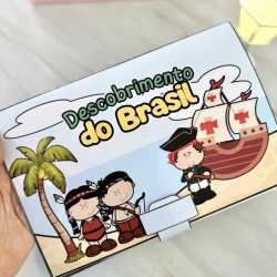 Livro infantil 3D sobre o Descobrimento do Brasil com personagens históricos.