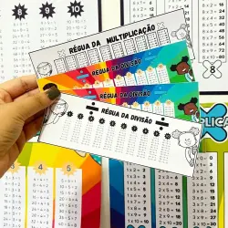 Cartões educativos de multiplicação e divisão para crianças.
