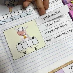 Atividade de letras iniciais com desenho de vaca para crianças.