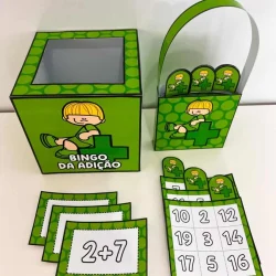 Jogo educativo de bingo com operações de adição para crianças.