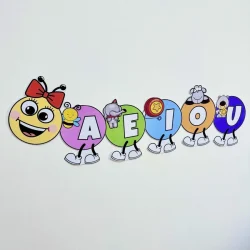 Cefopéia das Vogais com personagens coloridos e letras educativas.