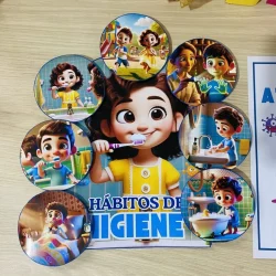 Criança escovando os dentes, promovendo higiene bucal infantil.
