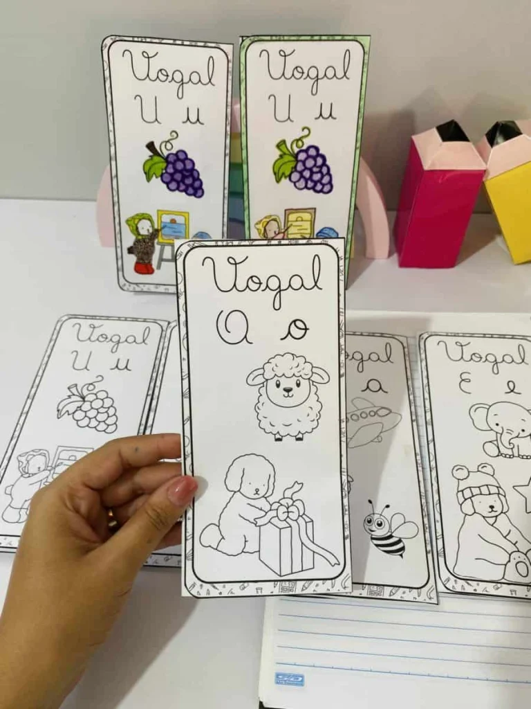 Livreto das Vogais Cursivas Bobbie Goods — foto 3