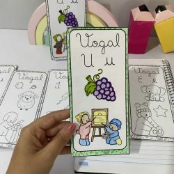 Livreto das Vogais Cursivas (Estilo Bobbie Goods) - Leitura e Escrita