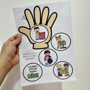 Livrinho – O Planeta Está em Nossas Mãos - Dia do Meio Ambiente - Pedagogia de Ideias Livrinho – O Planeta Está em Nossas Mãos - Dia do Meio Ambiente