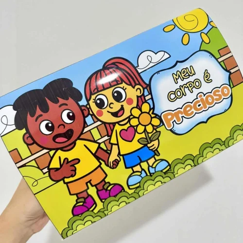Capa do livro infantil "Meu Corpo é Precioso" com crianças sorrindo ao ar livre.