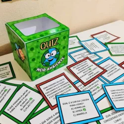 Caixa de quiz com perguntas sobre meio ambiente e reciclagem.